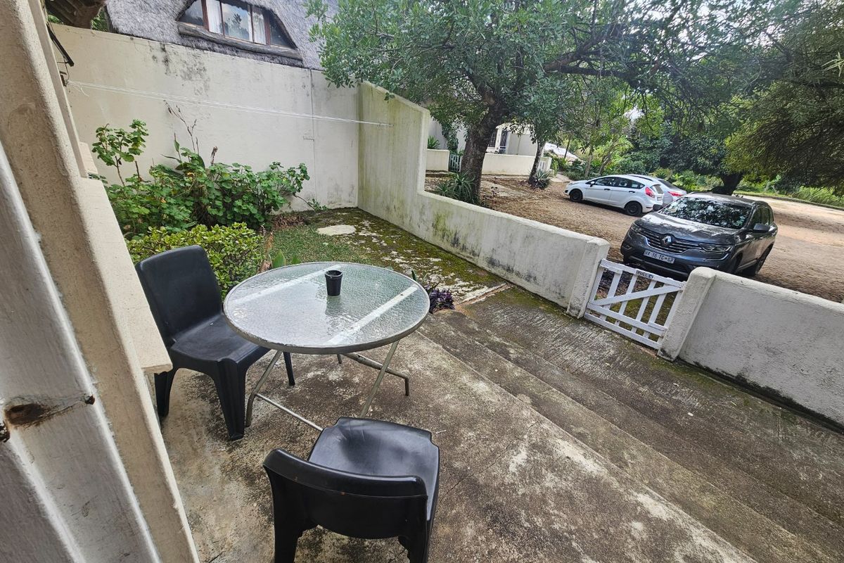 Fully Furnished All Inclusive 2 Bedrooms Townhouse  - Photo 5