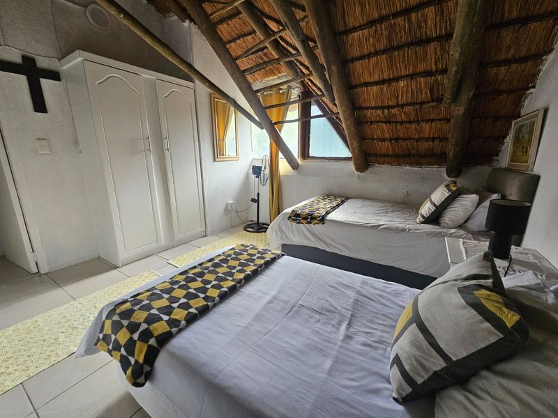 Fully Furnished All Inclusive 2 Bedrooms Townhouse  - Photo 9