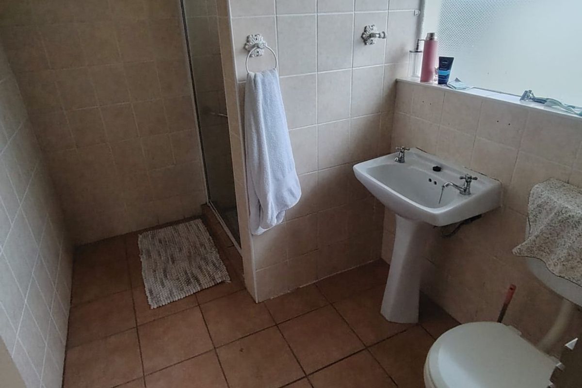 4 Bedroom House for Sale in Berea  - Photo 4