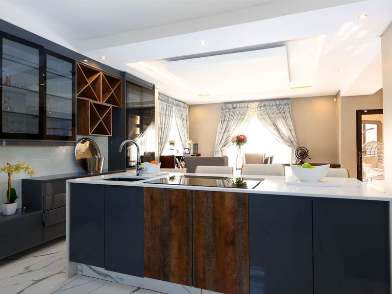 4 Bedroom 3 bathroom Family Home for Sale in Kyalami Hills - Photo 5