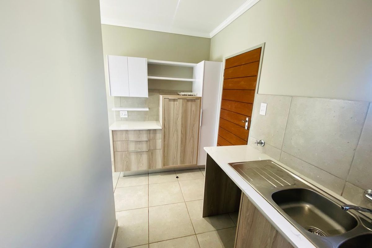 Modern 4-Bedroom Double-Storey Home to Rent in Lion Pride Lifestyle Estate Village One!!! - Photo 5