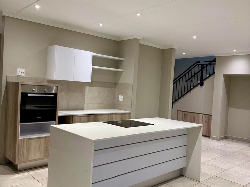 Modern 4-Bedroom Double-Storey Home to Rent in Lion Pride Lifestyle Estate Village One!!! - Photo 2