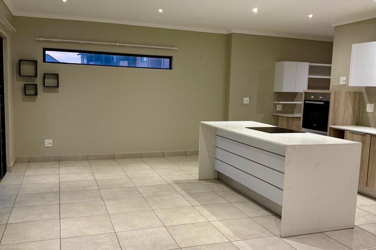 Modern 4-Bedroom Double-Storey Home to Rent in Lion Pride Lifestyle Estate Village One!!! - Photo 4