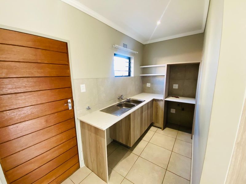Modern 4-Bedroom Double-Storey Home to Rent in Lion Pride Lifestyle Estate Village One!!! - Photo 6