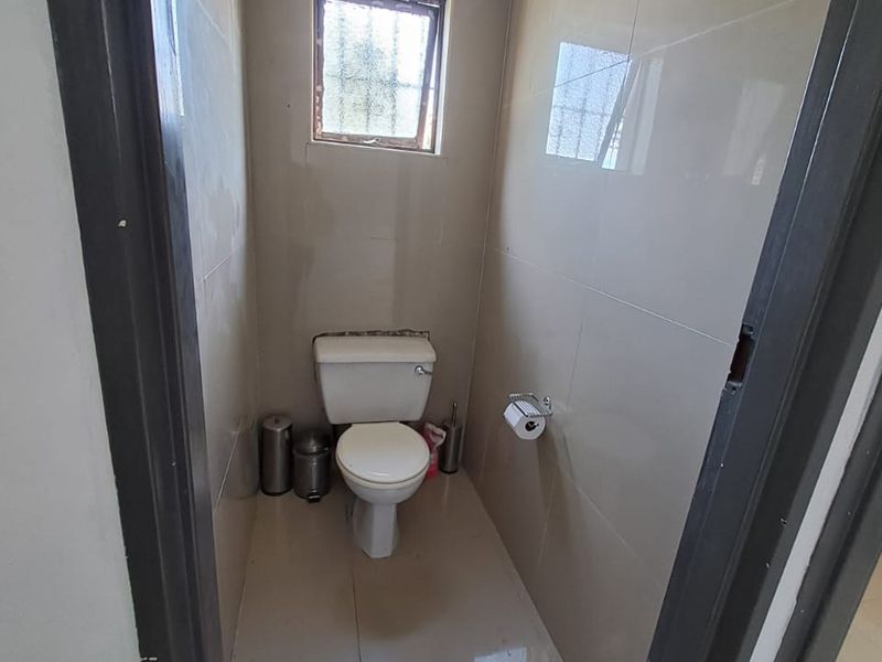 Pinetown - A family home - Photo 9