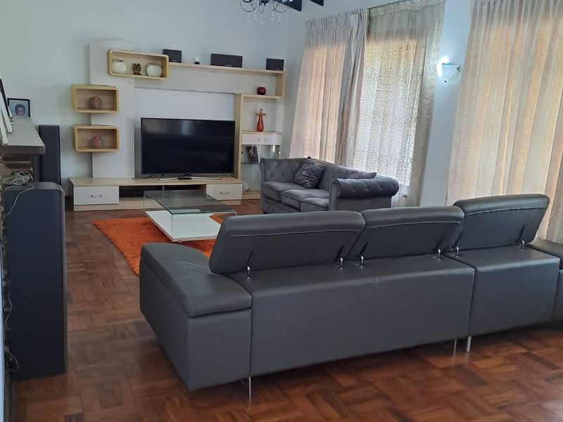Pinetown - A family home - Photo 3