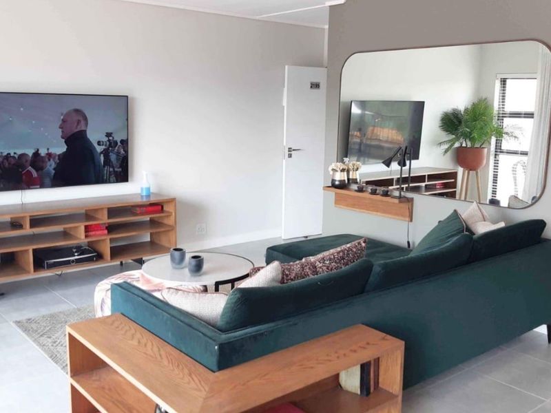2 Bedroom Penthouse for Rental in Waterfall - Photo 3