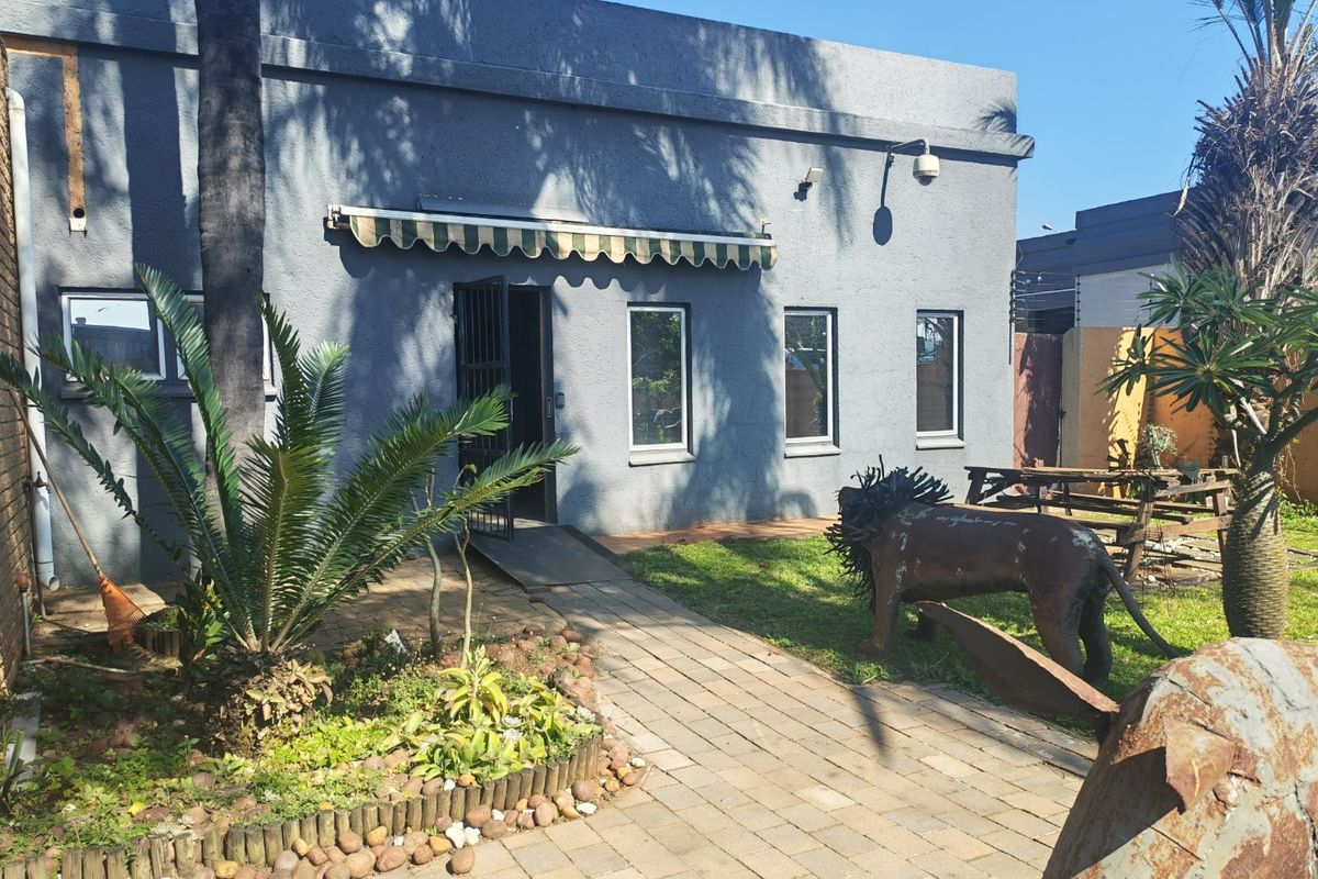 Spacious Property with Excellent Income & Business Potential - Photo 2