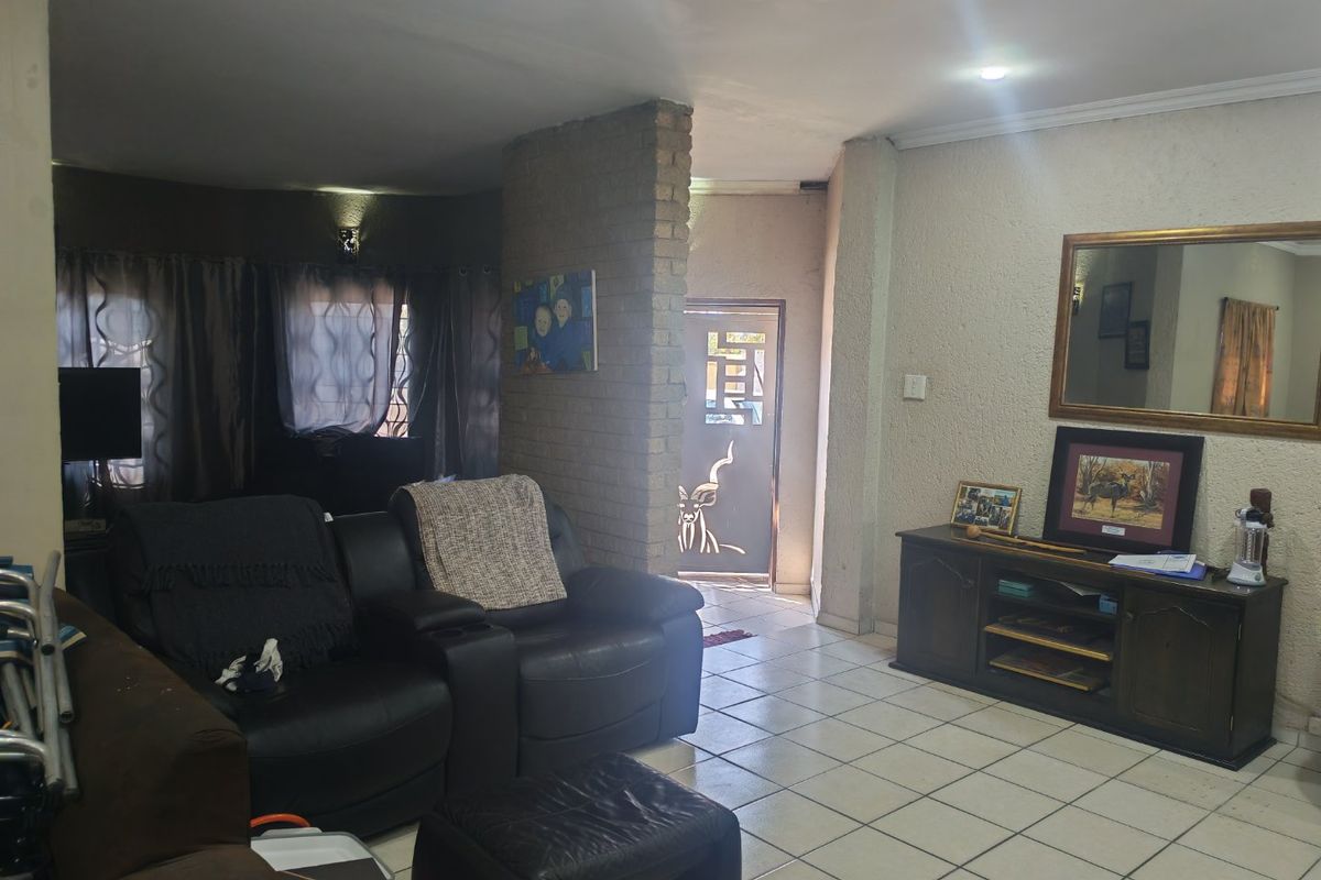 Spacious Property with Excellent Income & Business Potential - Photo 4