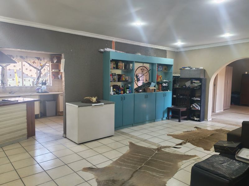 Spacious Property with Excellent Income & Business Potential - Photo 6