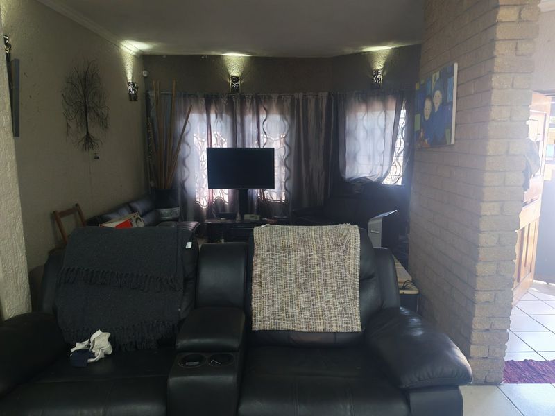 Spacious Property with Excellent Income & Business Potential - Photo 5