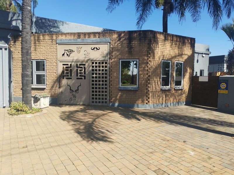 Spacious Property with Excellent Income & Business Potential - Photo 2