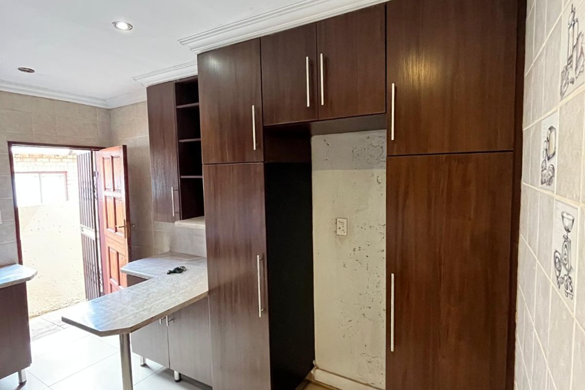 3 Bedroom House To Rent - Photo 4