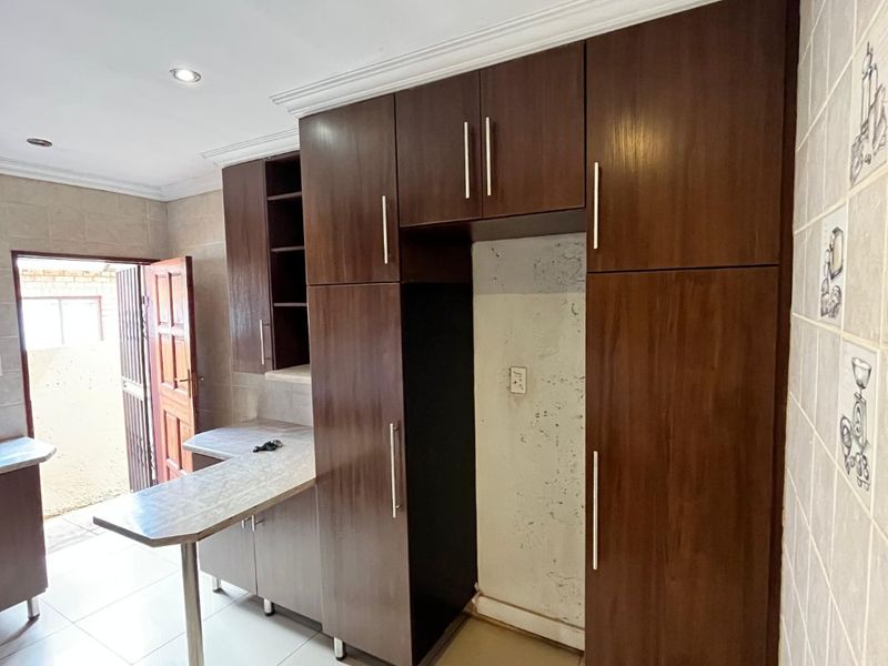 3 Bedroom House To Rent - Photo 4