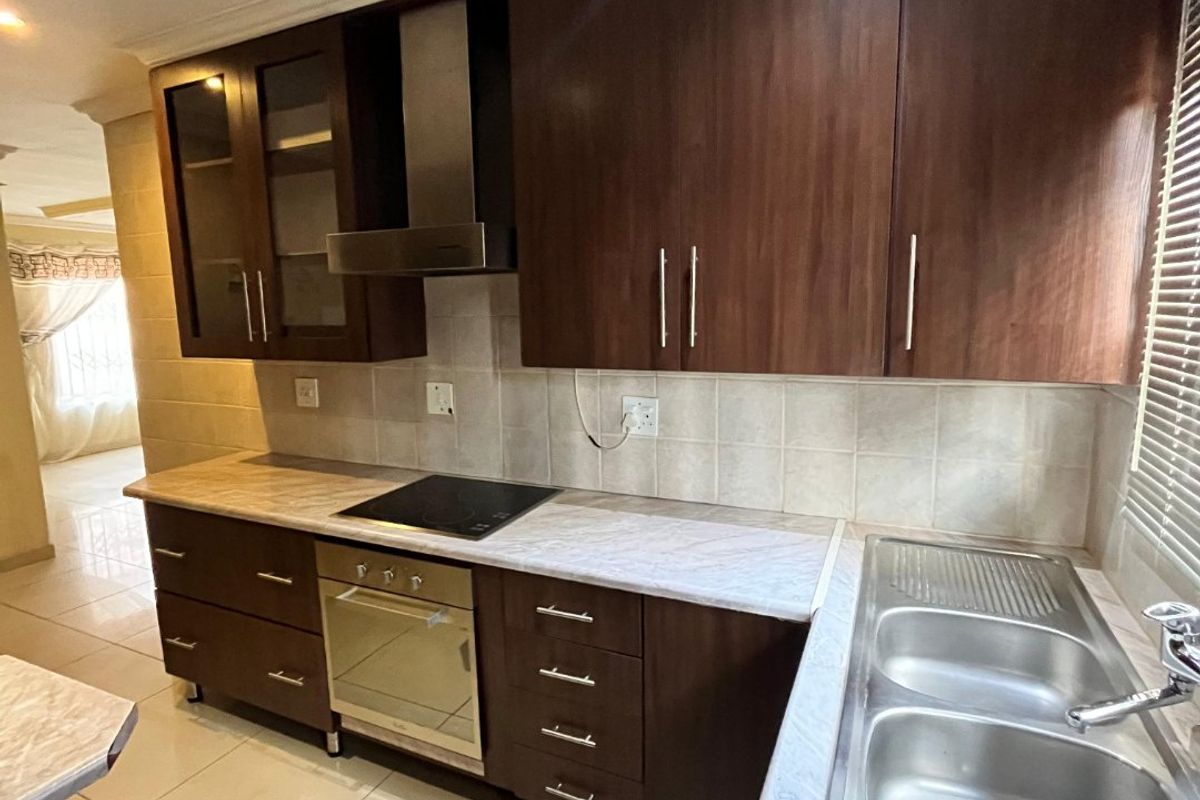 3 Bedroom House To Rent - Photo 3