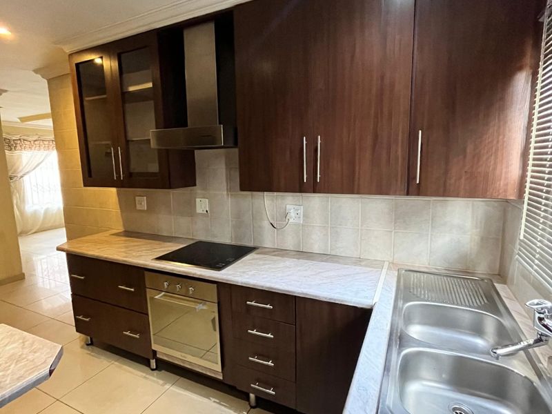 3 Bedroom House To Rent - Photo 3