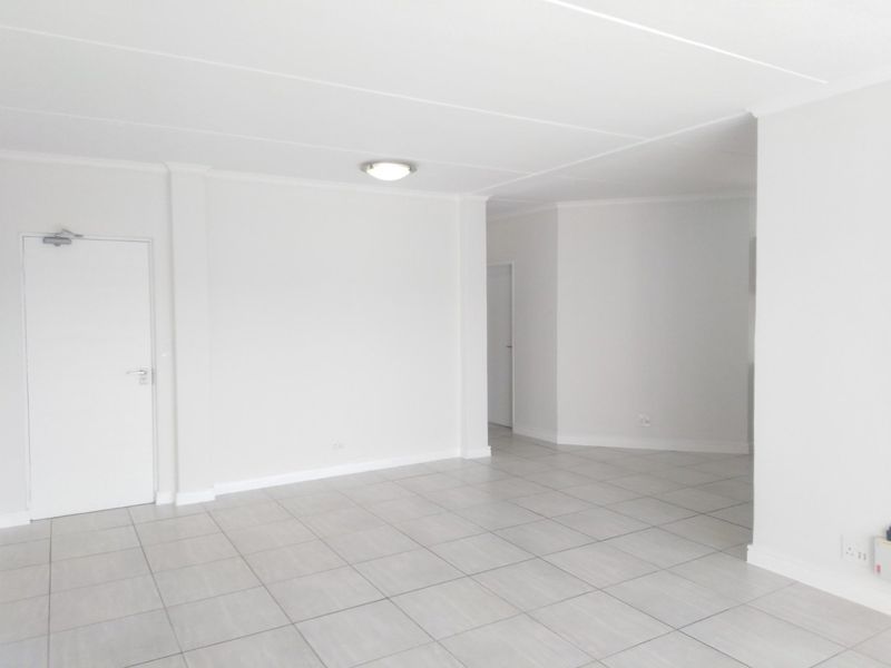 3 Bedroom Apartment / Flat to Rent in Waterfall - Photo 4
