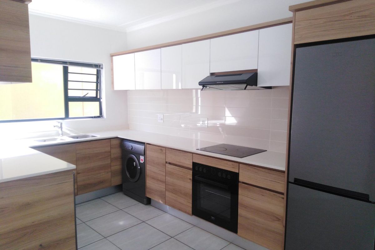 3 Bedroom Apartment / Flat to Rent in Waterfall - Photo 2