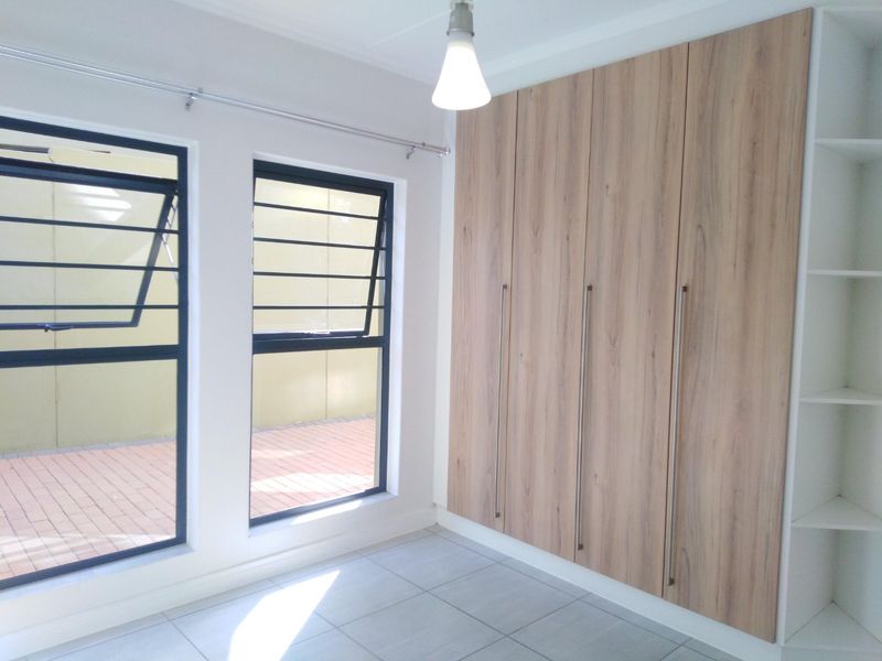 3 Bedroom Apartment / Flat to Rent in Waterfall - Photo 10