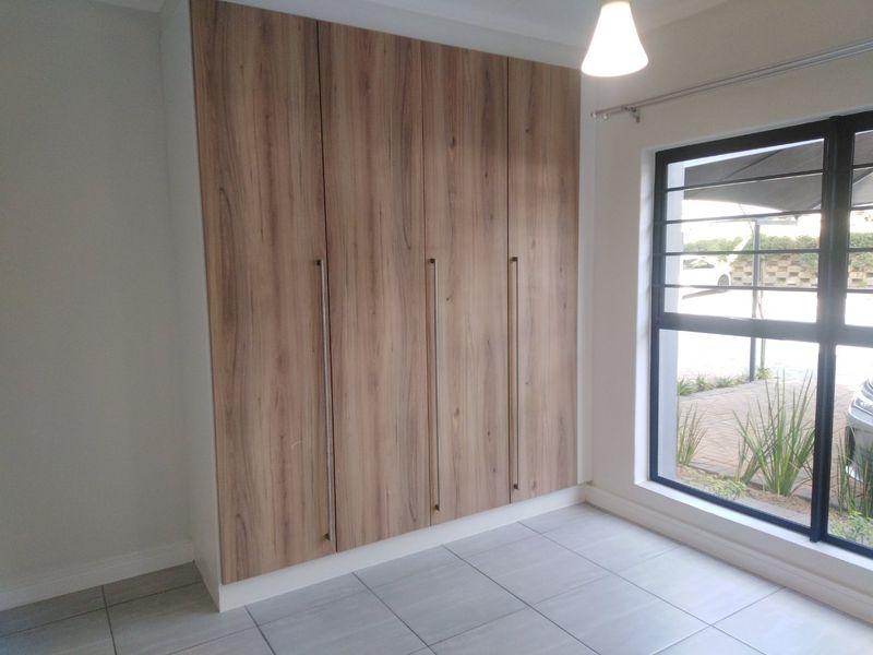 3 Bedroom Apartment / Flat to Rent in Waterfall - Photo 9