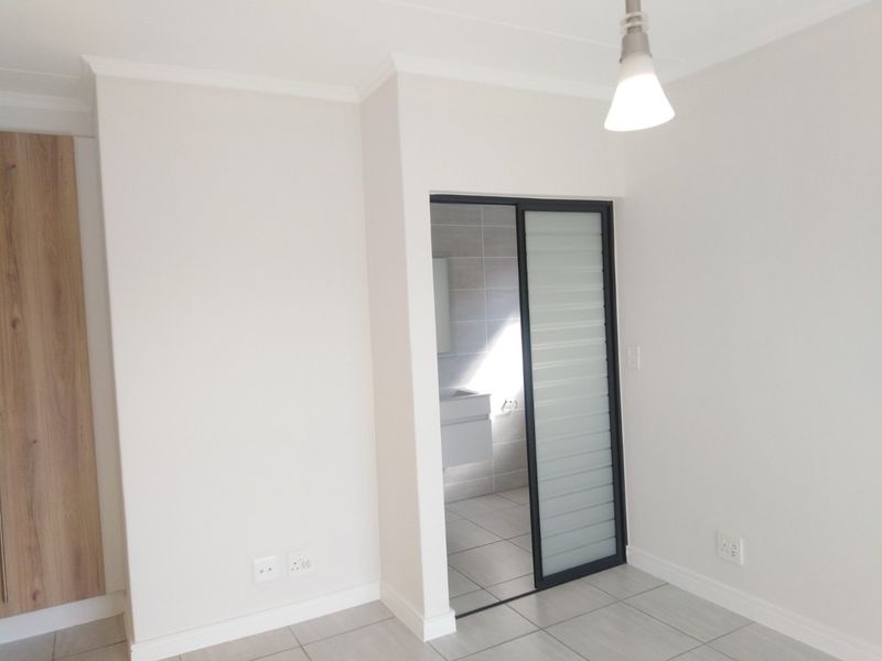 3 Bedroom Apartment / Flat to Rent in Waterfall - Photo 6