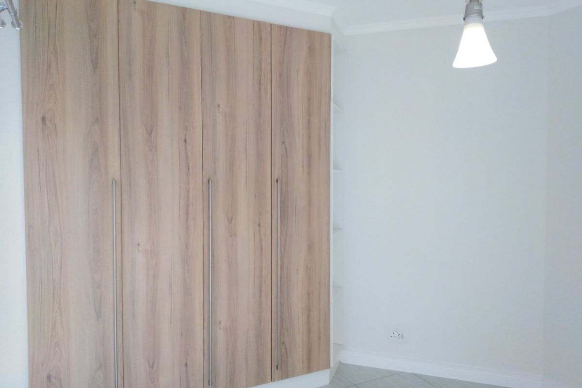 3 Bedroom Apartment / Flat to Rent in Waterfall - Photo 5