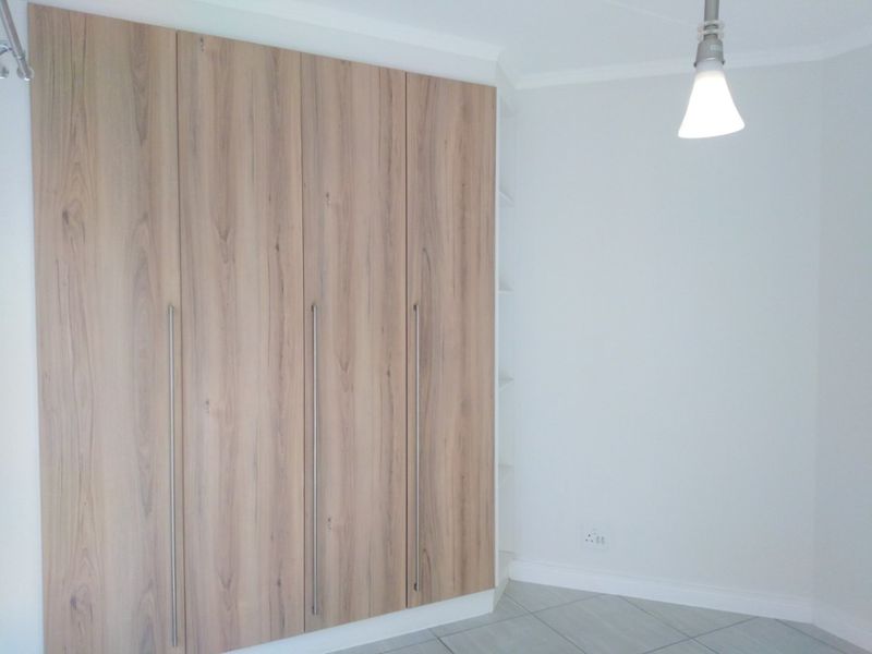 3 Bedroom Apartment / Flat to Rent in Waterfall - Photo 5
