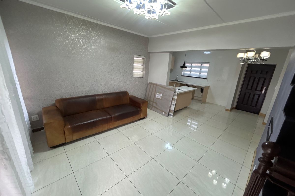 3 bed 2.5 bathroom modern duplux - Photo 3