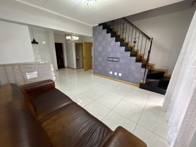 3 bed 2.5 bathroom modern duplux - Photo 5