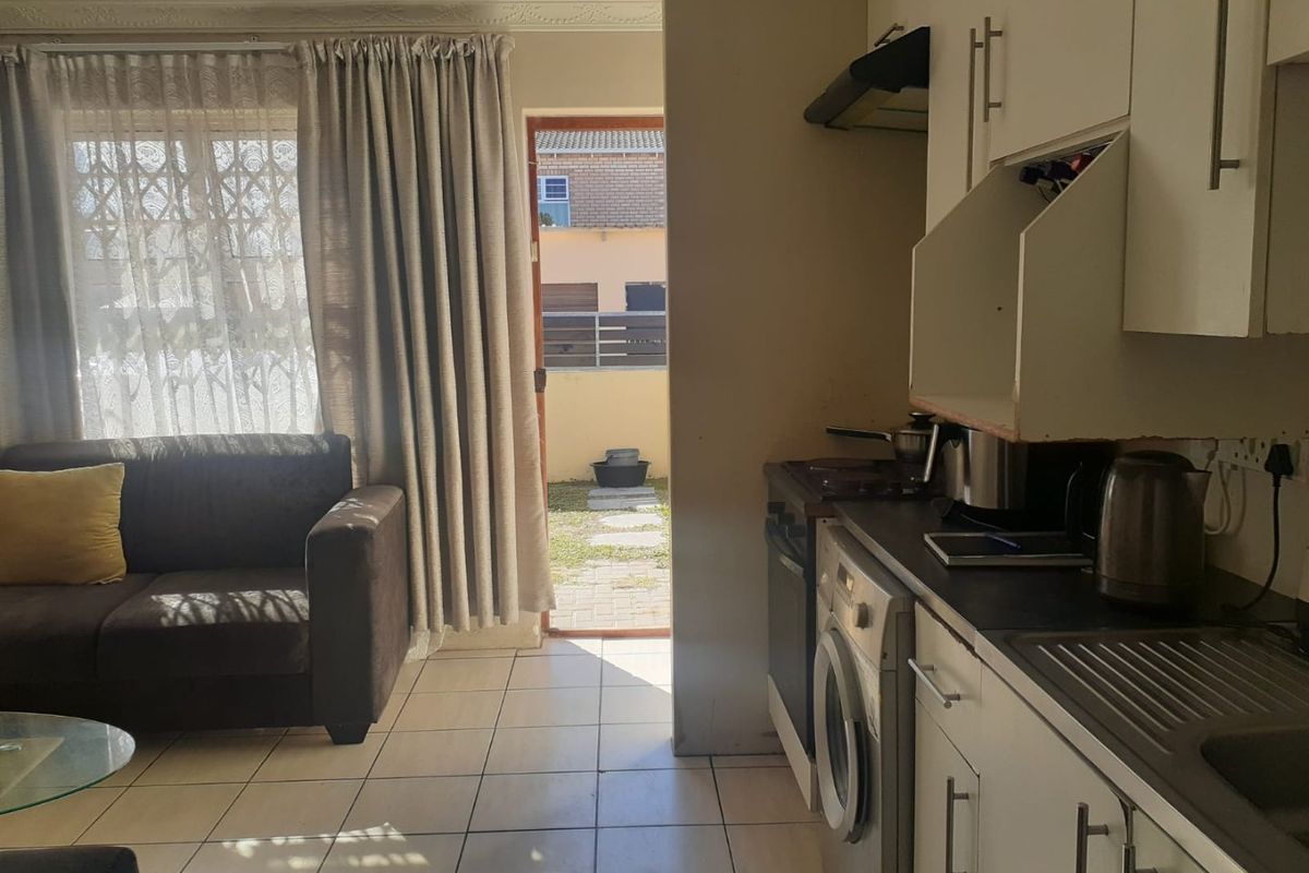 Two bedroom house for sale in Walmer Links - Photo 3