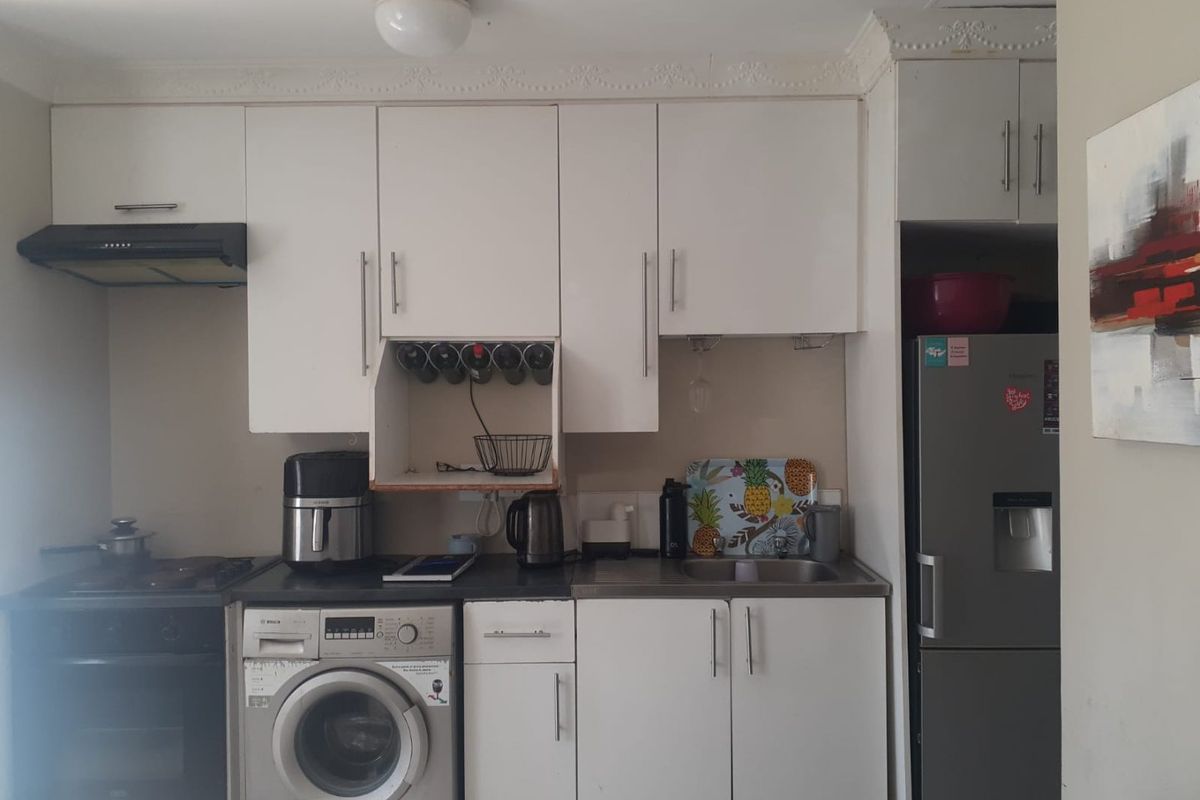 Two bedroom house for sale in Walmer Links - Photo 2