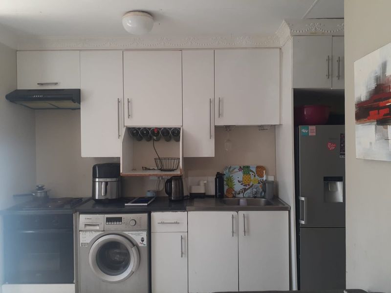 Two bedroom house for sale in Walmer Links - Photo 2