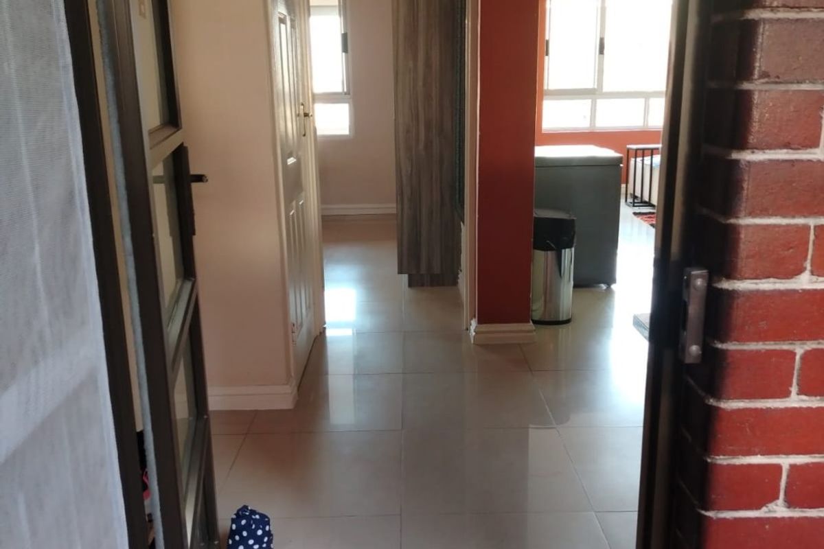 Stunning Sectional Title Apartment with Breathtaking Sea Views - Photo 4