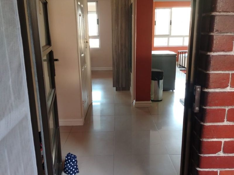 Stunning Sectional Title Apartment with Breathtaking Sea Views - Photo 4