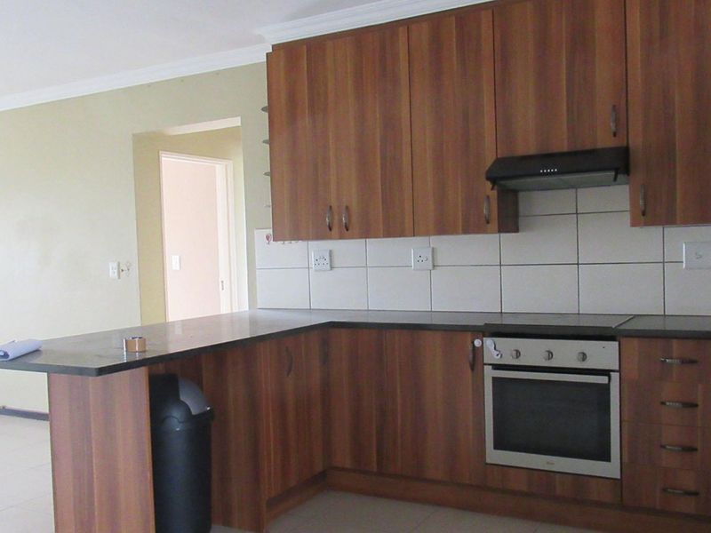 3 Bedroom Apartment / Flat for Sale in Barbeque Downs - Photo 3