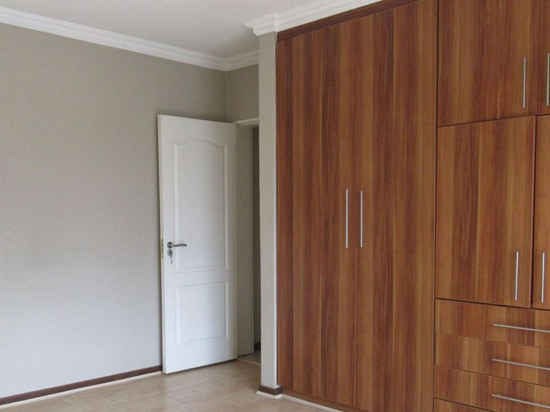 3 Bedroom Apartment / Flat for Sale in Barbeque Downs - Photo 4