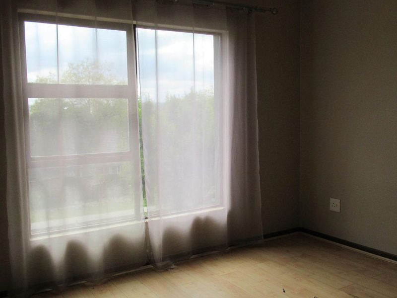 3 Bedroom Apartment / Flat for Sale in Barbeque Downs - Photo 9