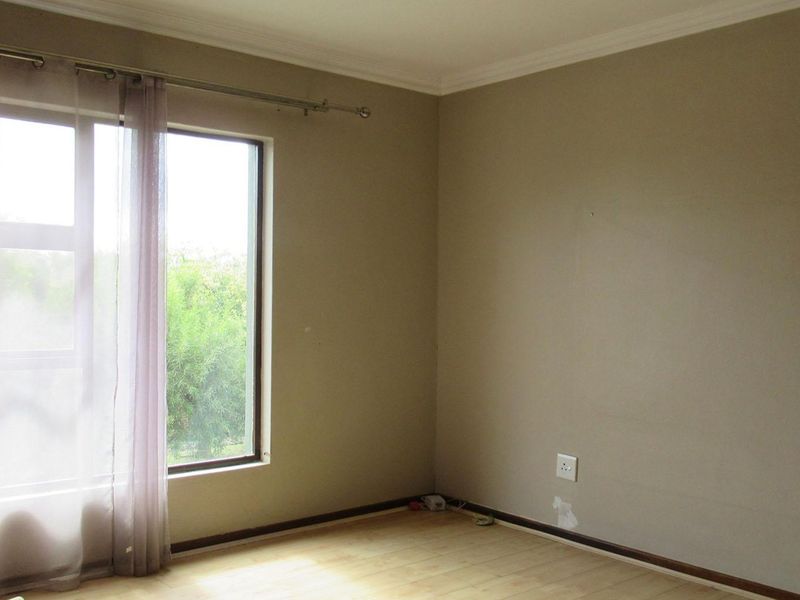 3 Bedroom Apartment / Flat for Sale in Barbeque Downs - Photo 5