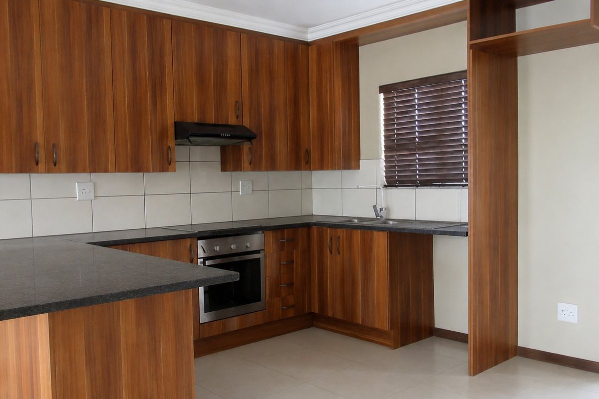 3 Bedroom Apartment / Flat for Sale in Barbeque Downs - Photo 2