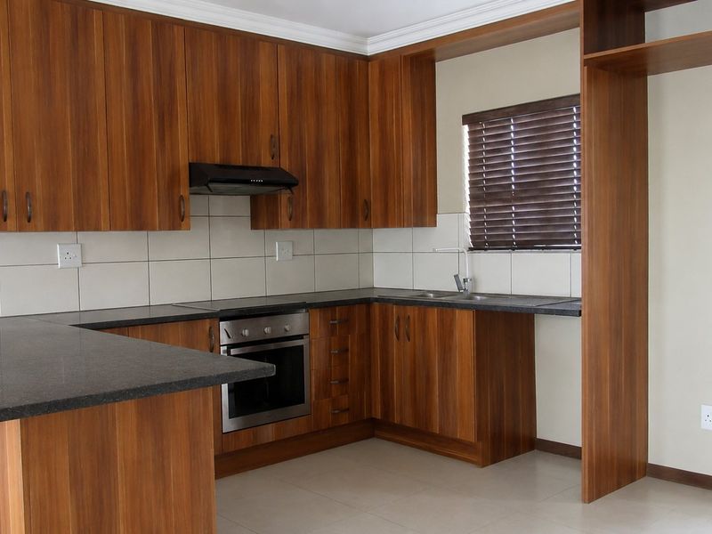 3 Bedroom Apartment / Flat for Sale in Barbeque Downs - Photo 2