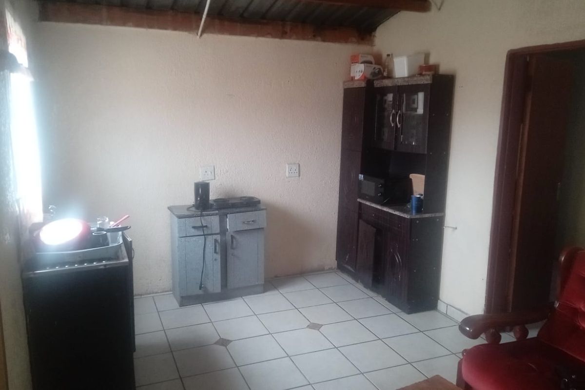 1 Bedroom house for sale  - Photo 2