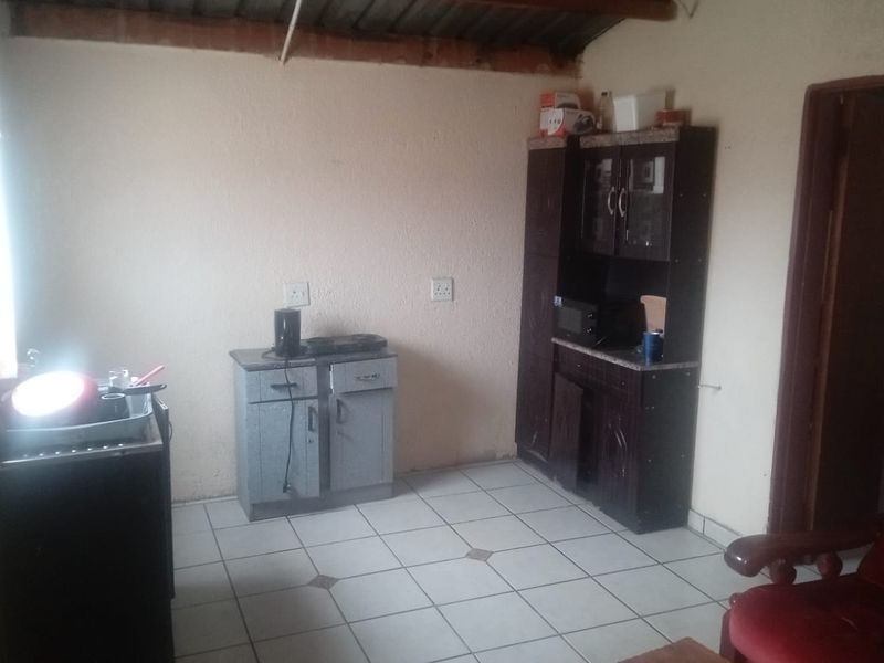1 Bedroom house for sale  - Photo 2