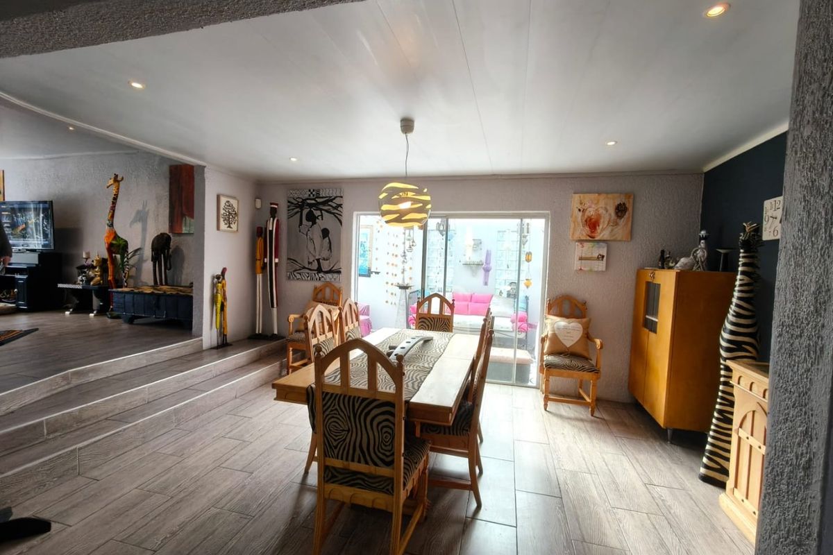 A Rare Opportunity in General Dan Pienaar – Two Complete Homes on One Property - Photo 5