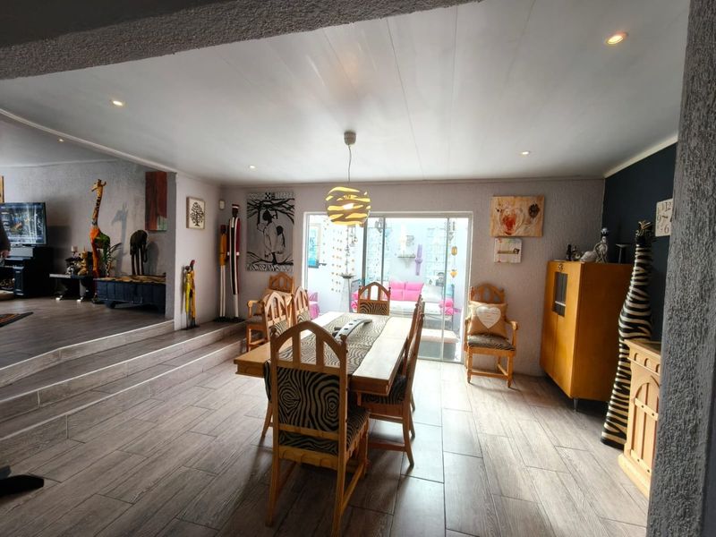 A Rare Opportunity in General Dan Pienaar – Two Complete Homes on One Property - Photo 5