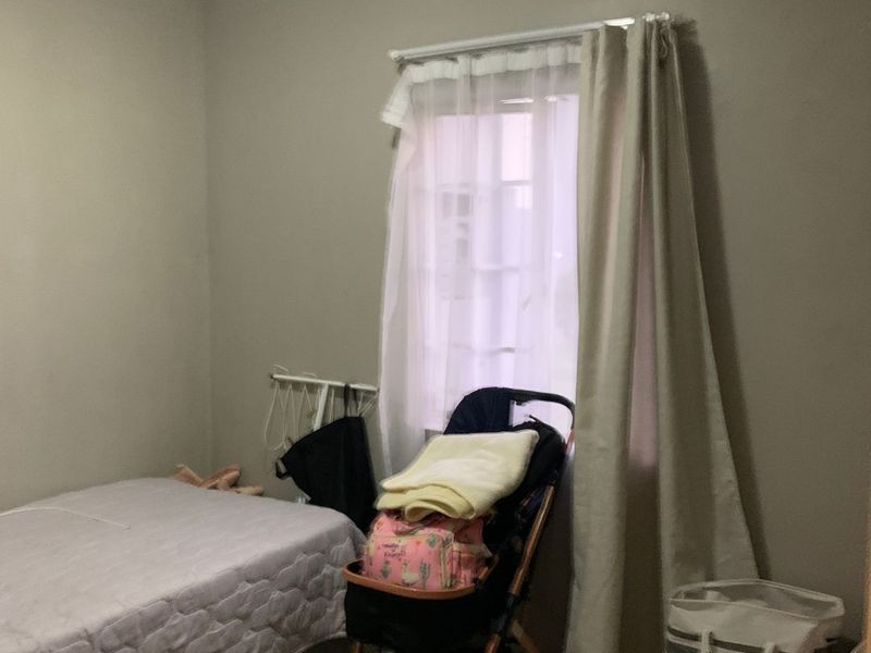 Welcome to this charming and secure 2-bedroom, 1-bathroom apartment - Photo 7