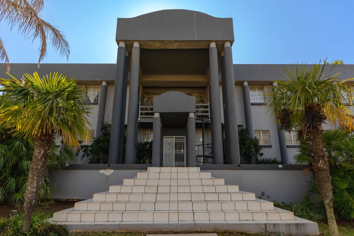 Property for sale in Wilkoppies. - Photo 2