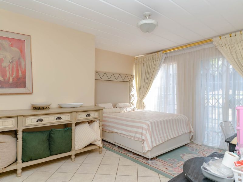 Property for sale in Wilkoppies. - Photo 5