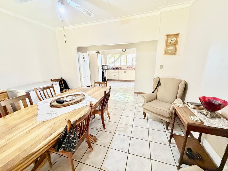 Family Home in Wilkoppies with Flatlet - Photo 6