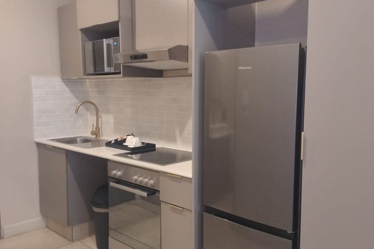 Ideal Studio lock up and go apartment. - Photo 4