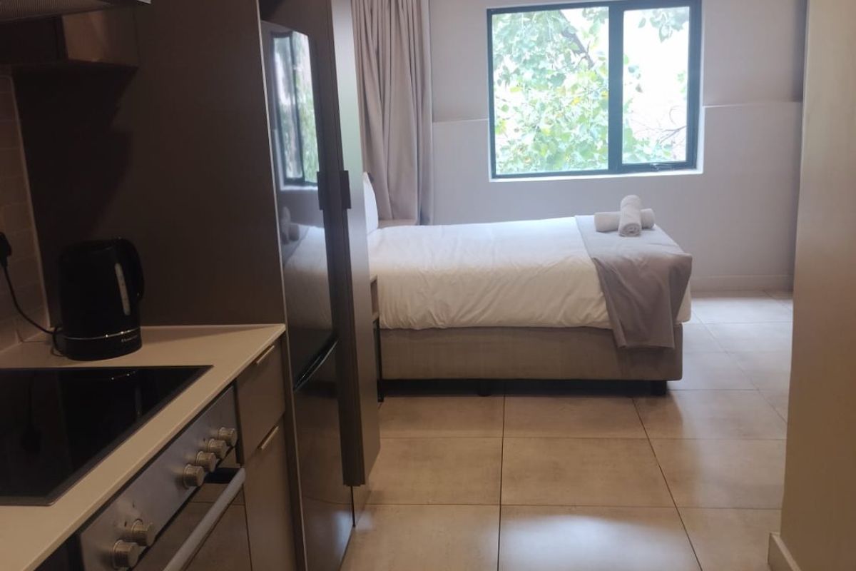 Ideal Studio lock up and go apartment. - Photo 2